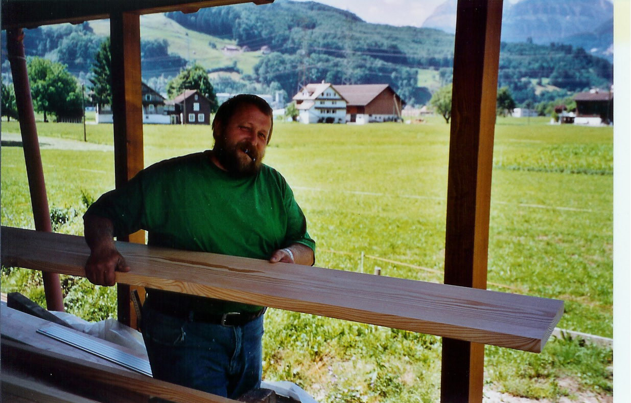 Zimmermann an der Arbeit